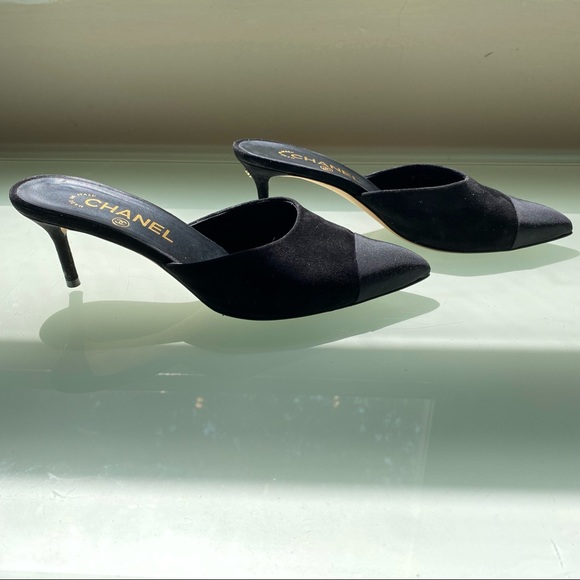 CHANEL Suede Cap Toe Interlocking CC Mules 7.5US - Picture 16 of 17